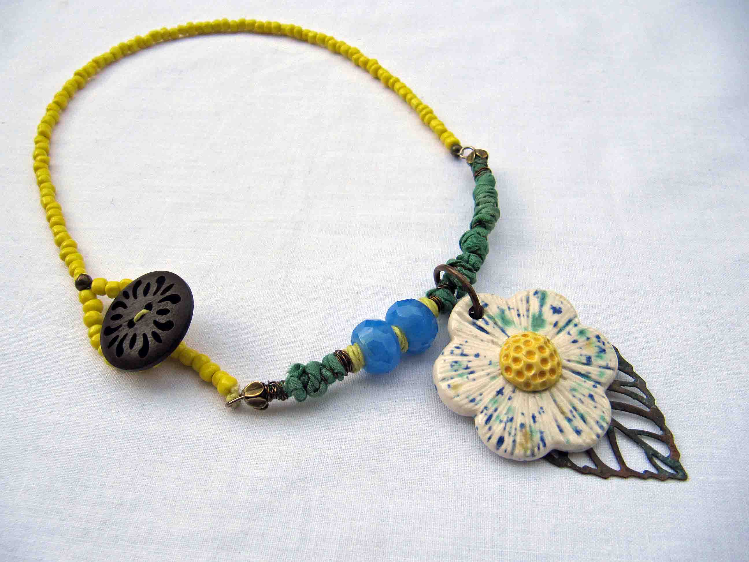 daisy choker 1