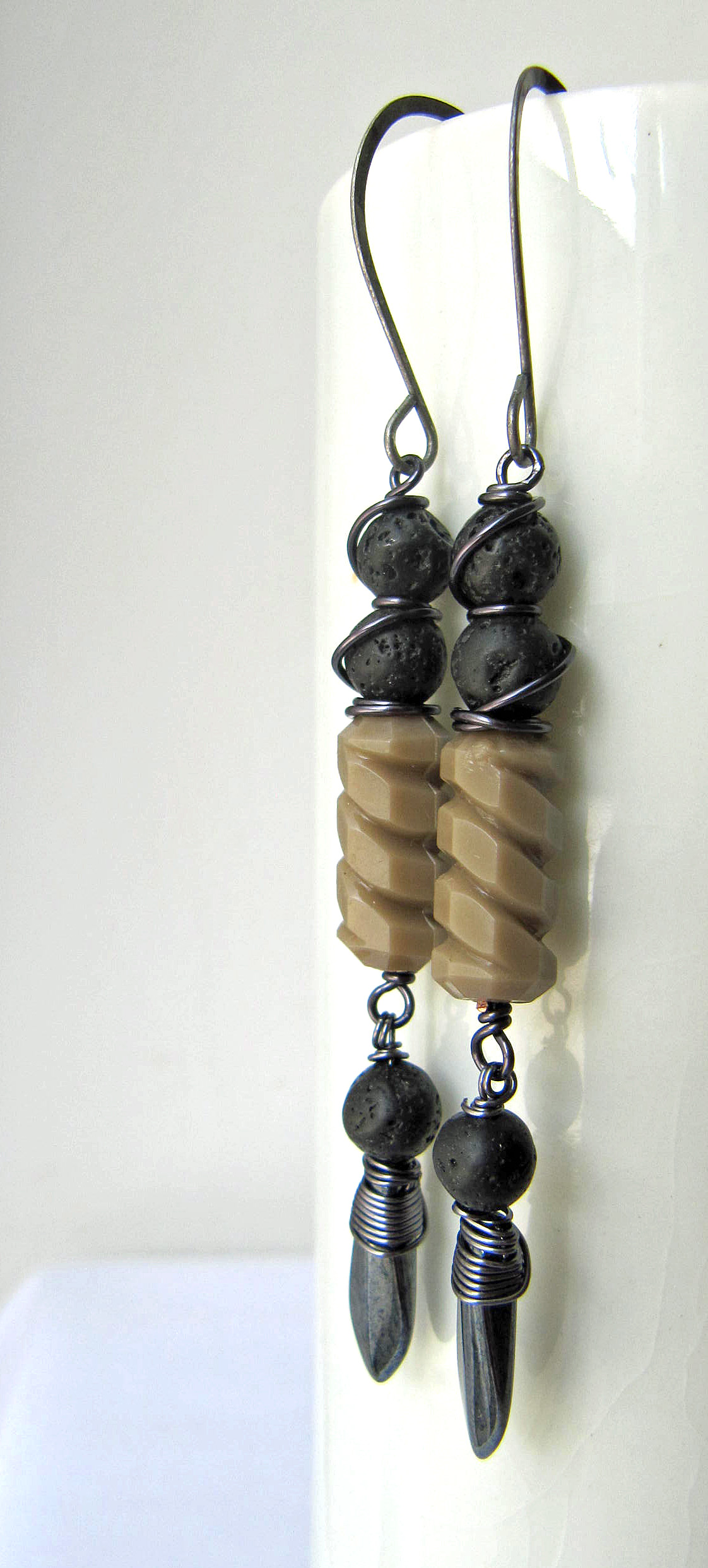 twisted dagger 1